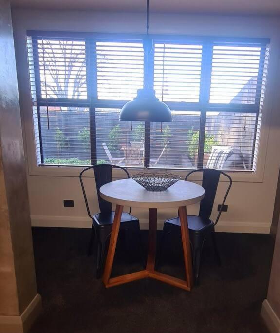 Apartment 5 - Haddin Court - Modern Loft Style Blenheim Bagian luar foto